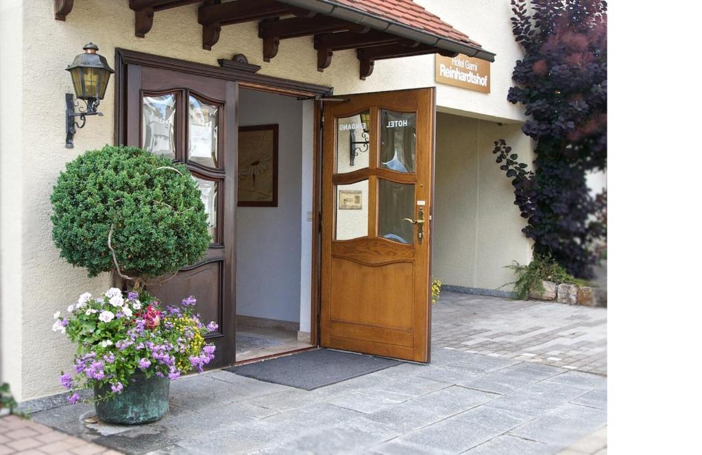 Hotel Reinhardtshof Garni Wolfschlugen Bagian luar foto